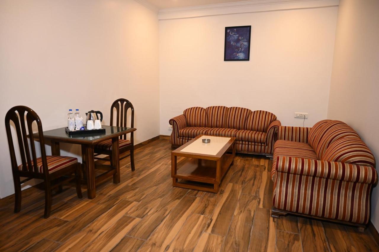 Hotel Lawrence Amritsar Ngoại thất bức ảnh