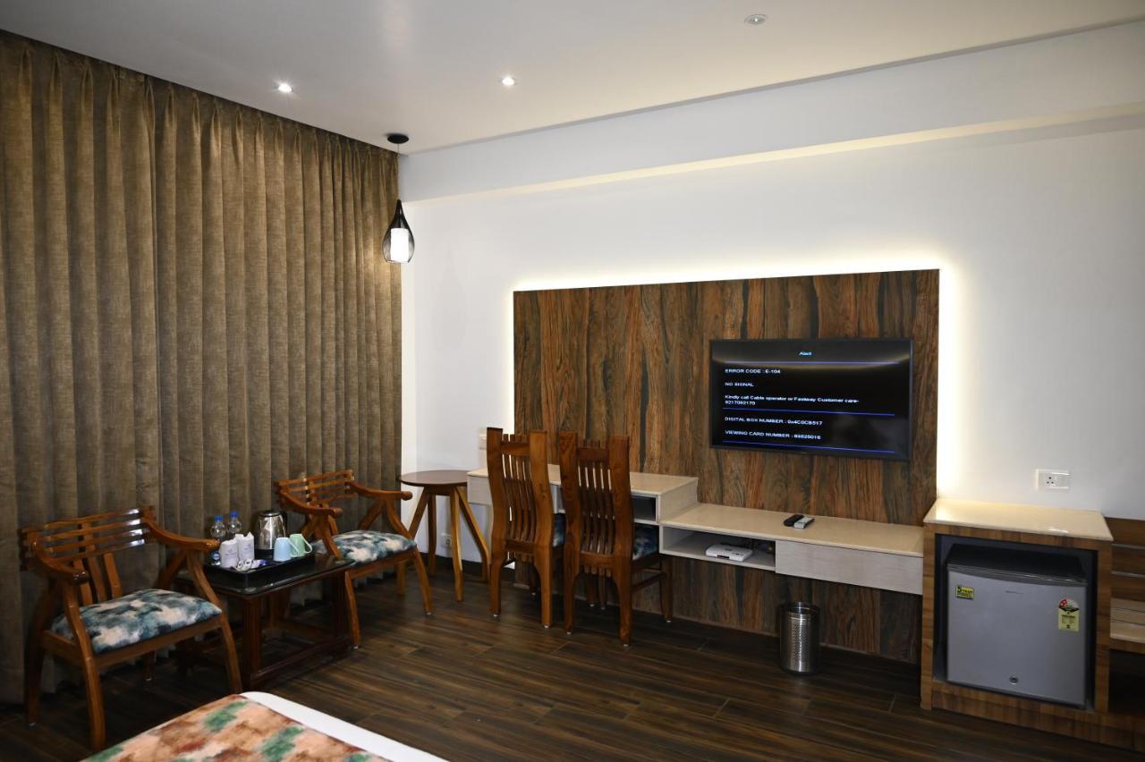 Hotel Lawrence Amritsar Ngoại thất bức ảnh