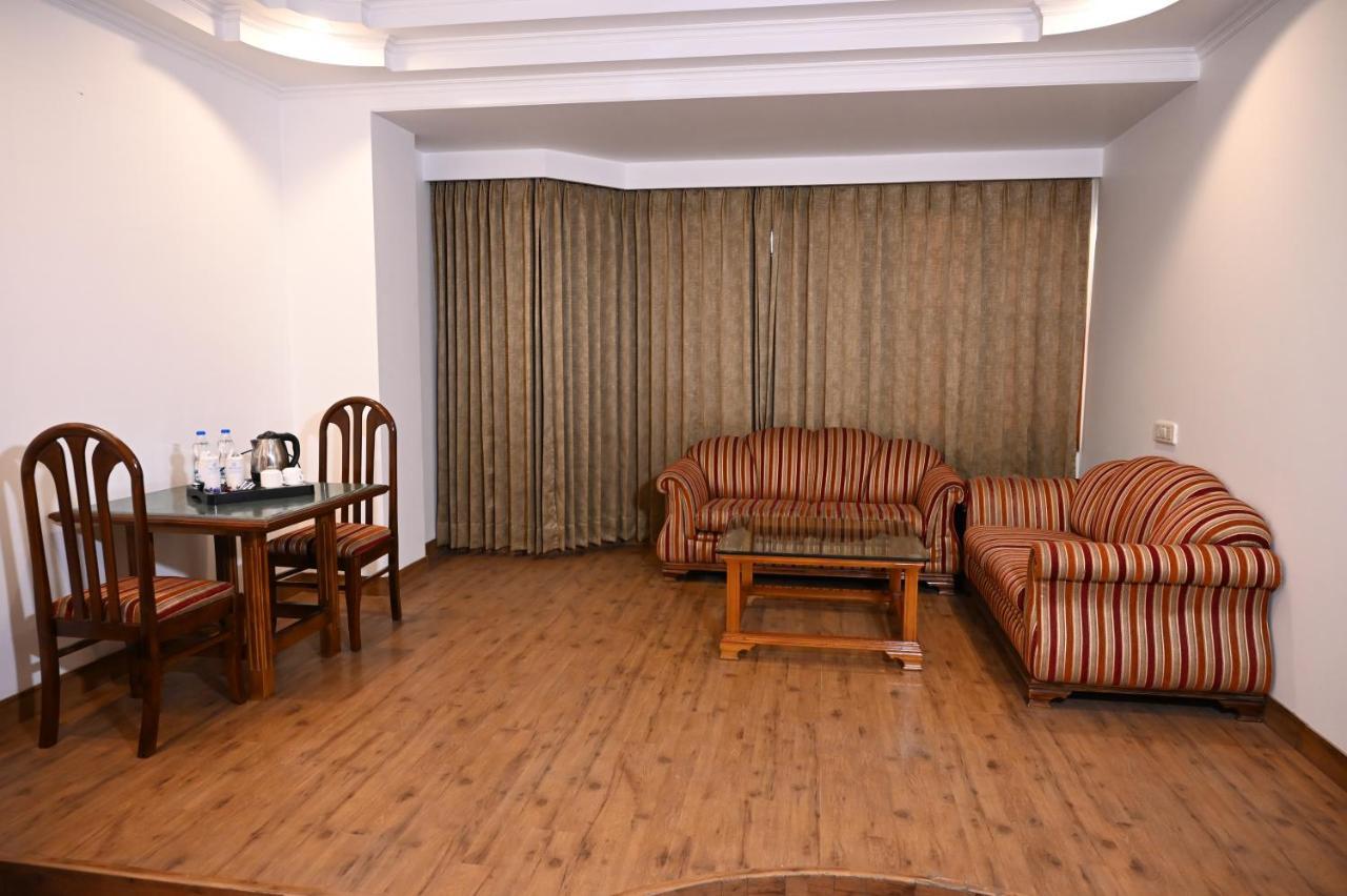 Hotel Lawrence Amritsar Ngoại thất bức ảnh